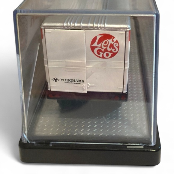 Yokohama ’57 Mack‎ Model N Diecast Truck S33 GT Special 1:33 Scale Collectible - Picture 5 of 10